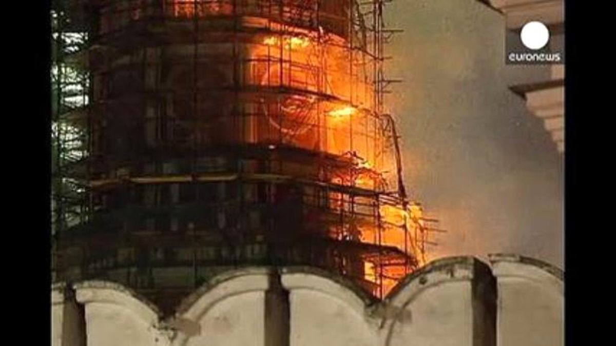 Moskova\'da Ünlü Manastırda Yangın Çıktı