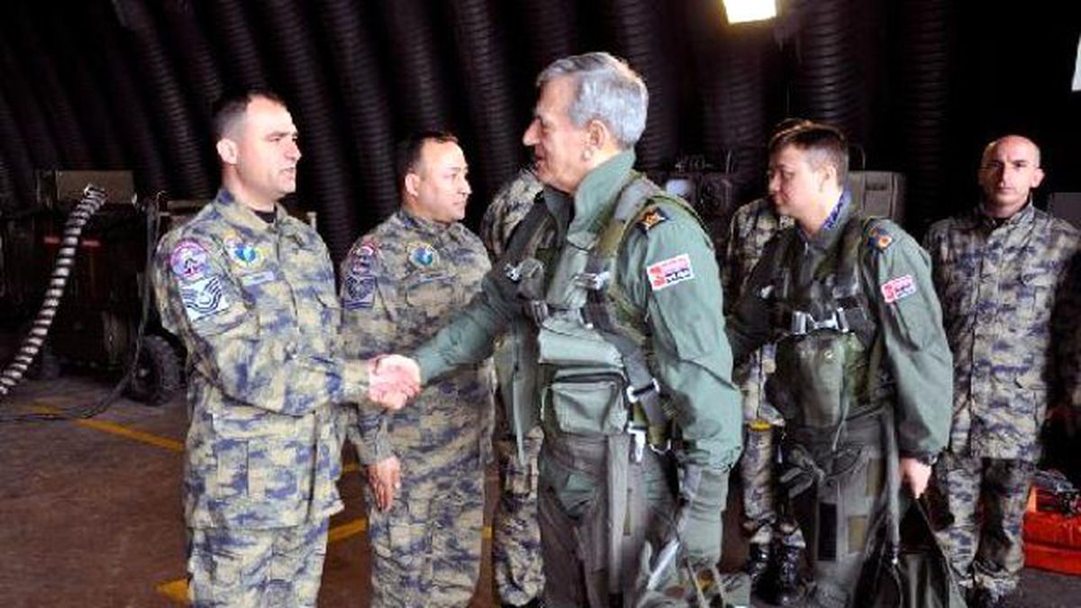 Orgeneral Akın Öztürk, RF-4E\'nin \'Jübile Uçuşu\'nu Gerçekleştirdi