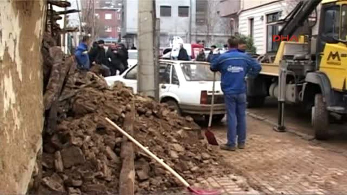 Restore Edilmeyen, Osmanlı\'dan Kalma Ev Çöktü