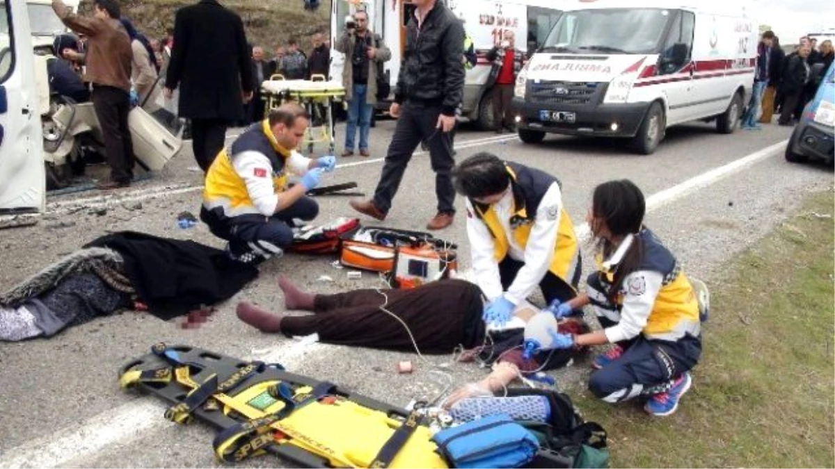 Yozgat\'ta Trafik Kazası: 2 Ölü, 2 Yaralı