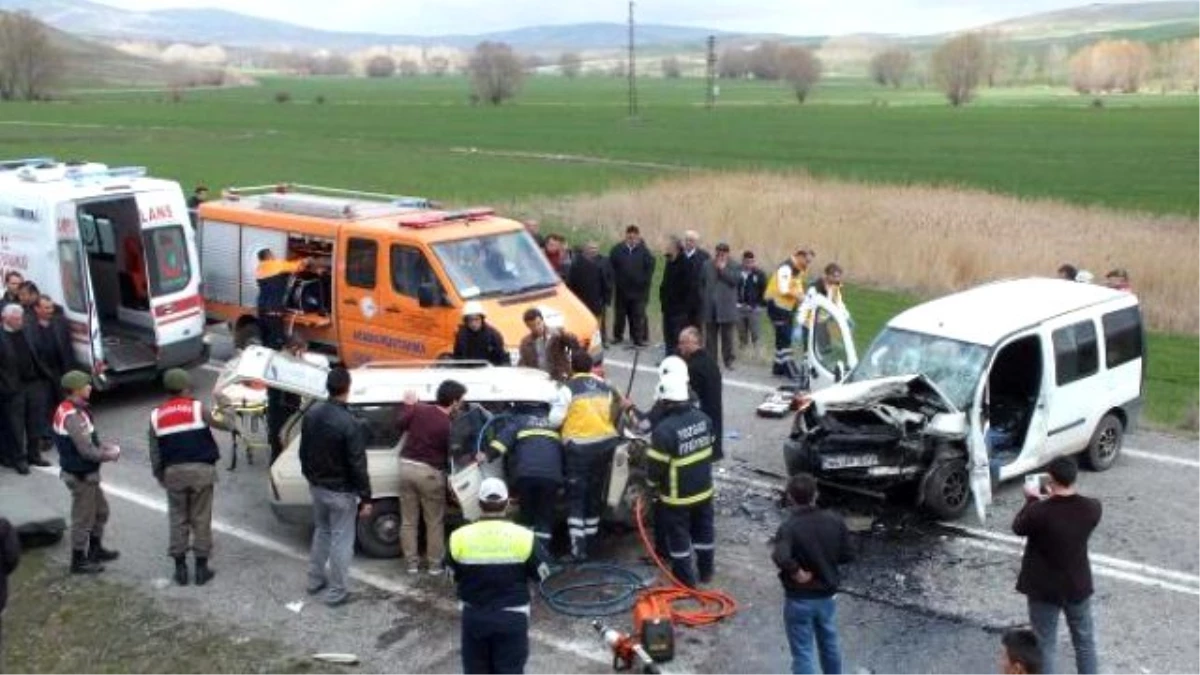 Yozgat\'ta Trafik Kazası: 2 Ölü, 2 Yaralı