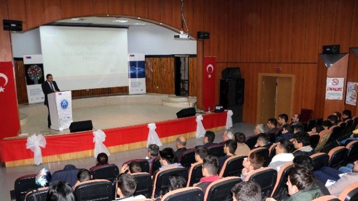 Ağrı\'da "Dijital Öğrenme ve Öğrenme Fırsatlarına Erişim" Semineri