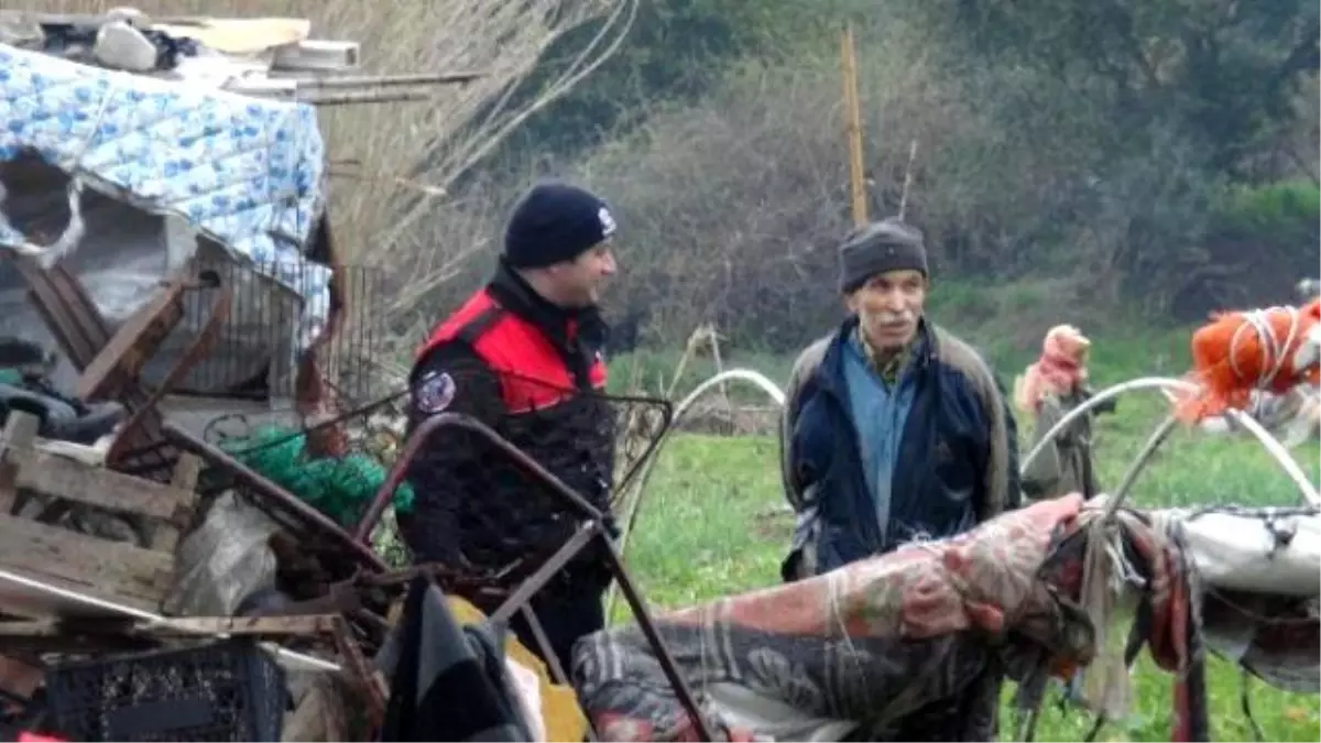 Barakası Kül Olunca, 70 Yaşındaki Mahmut Amca Ortada Kaldı