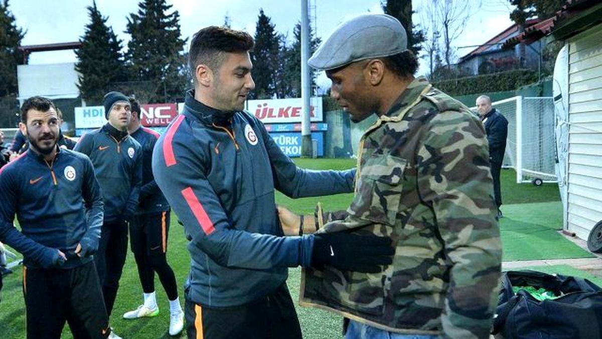 Drogba\'nın Galatasaray Ziyareti İngiltere\'nin Gündeminde