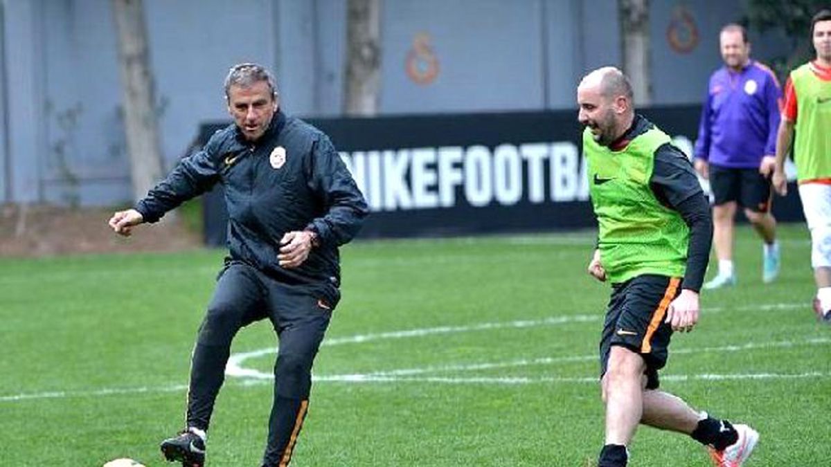 Galatasaray Teknik Heyeti ile Gazeteciler Maç Yaptı