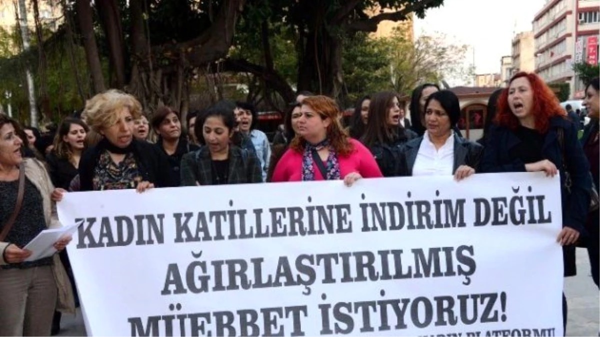 Kadınlar, Anne ve Kızının Öldürülmesini Protesto Etti