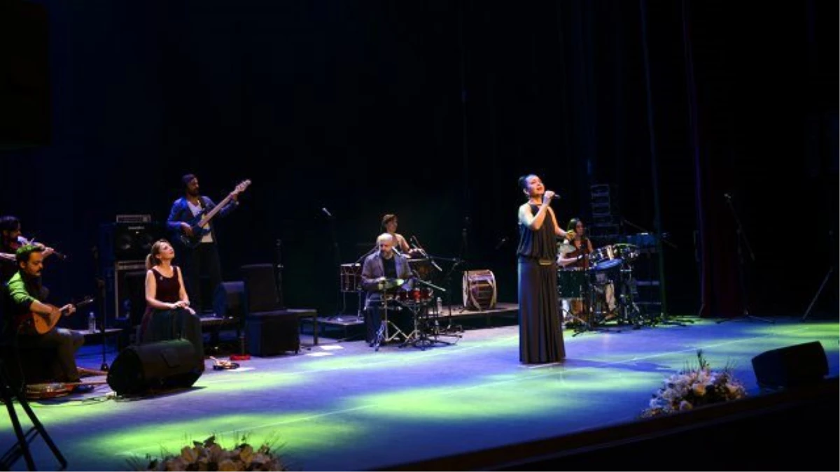 Kardeş Türküler\'den Unutulmaz Konser