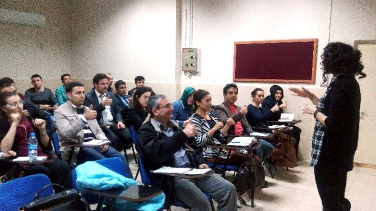 Kütahya\'da Kamu Görevlilerine İşaret Dili Kursu
