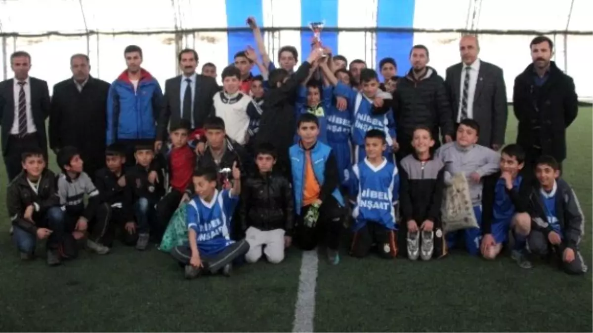 Okullar Arası Küçükler Futbol Turnuvası