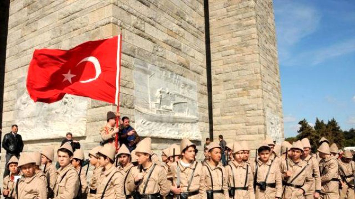 Onbeşliler\'den Çanakkale\'de 15 Yaşında Şehit Düşen Tokatlı Atalarına Ziyaret