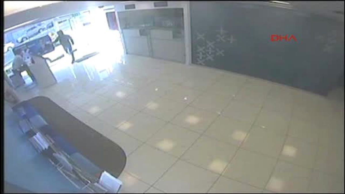 Şişli\'deki Banka Soygunu Güvenlik Kamerasında
