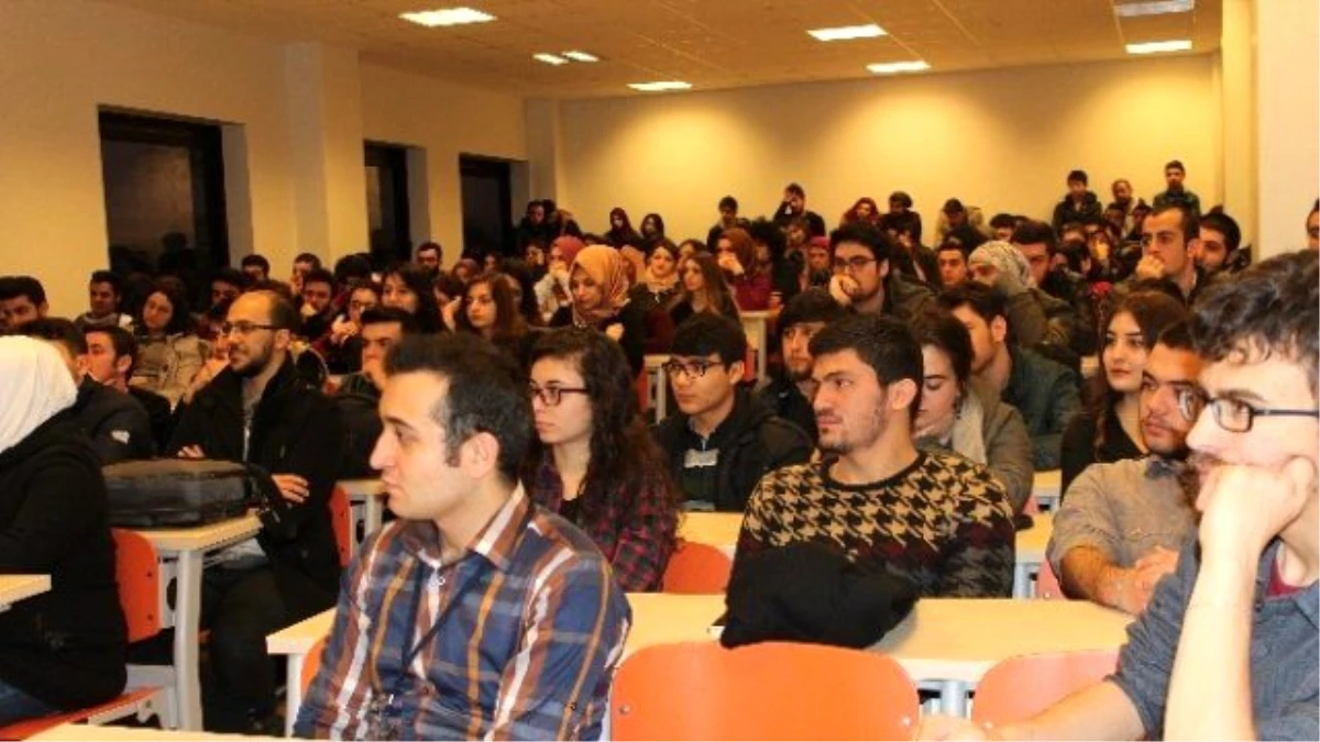 TRT Spikerleri Tecrübelerini Öğrencilere Anlattı