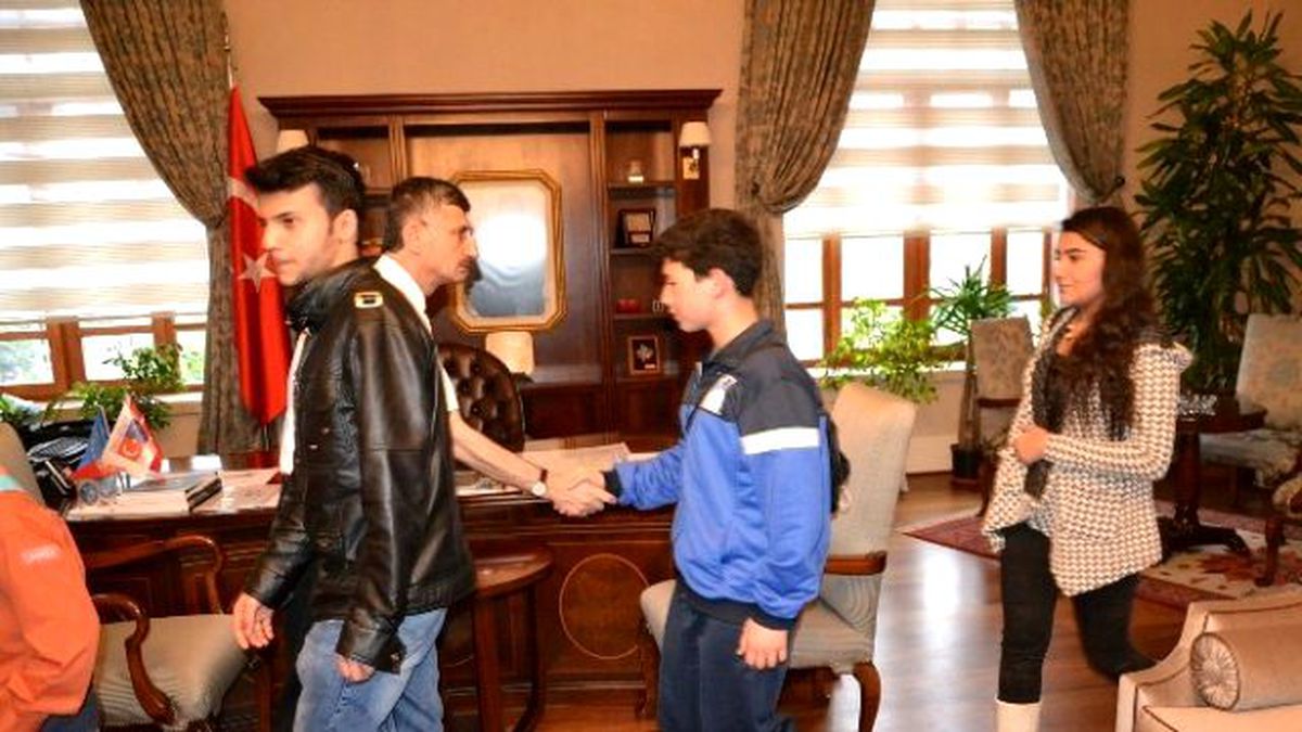 Vali Bektaş Sancak Çevre Eğitim Gençlik ve Spor Kulübü Derneğini Kabul Etti