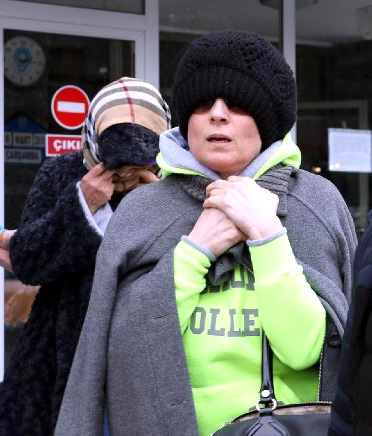 Anne ve Kızı Parfüm Hırsızlığından Gözaltına Alındı