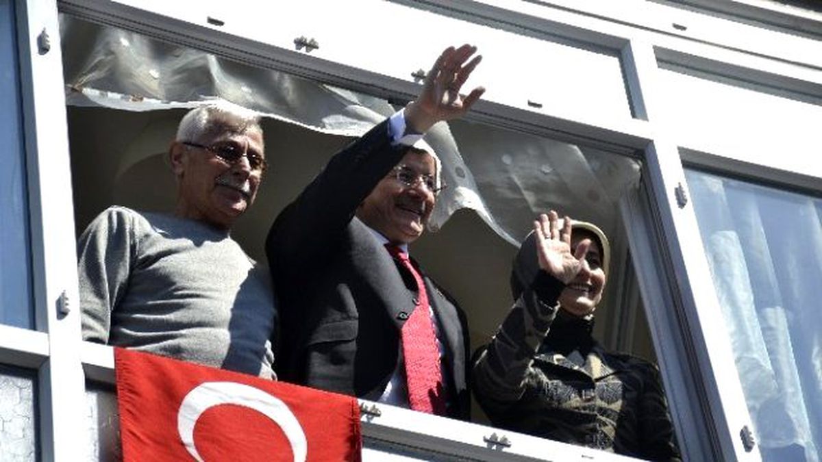 Başbakan Davutoğlu\'na Sevgi Seli