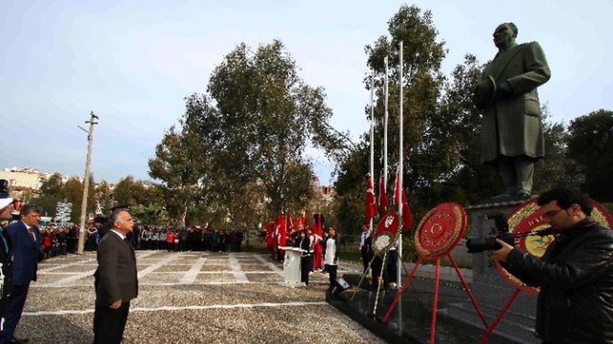 Bayraklı\'da Çanakkale Şehitleri Anıldı