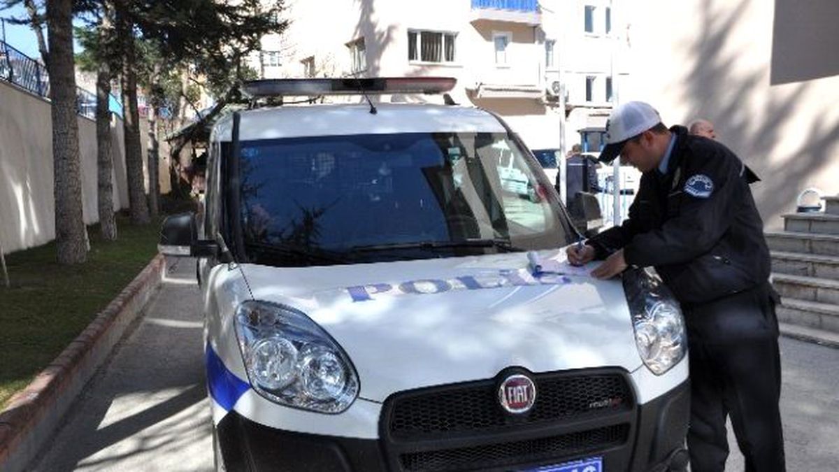Bilecik\'te Polis Memurlarına Trafik Cezası