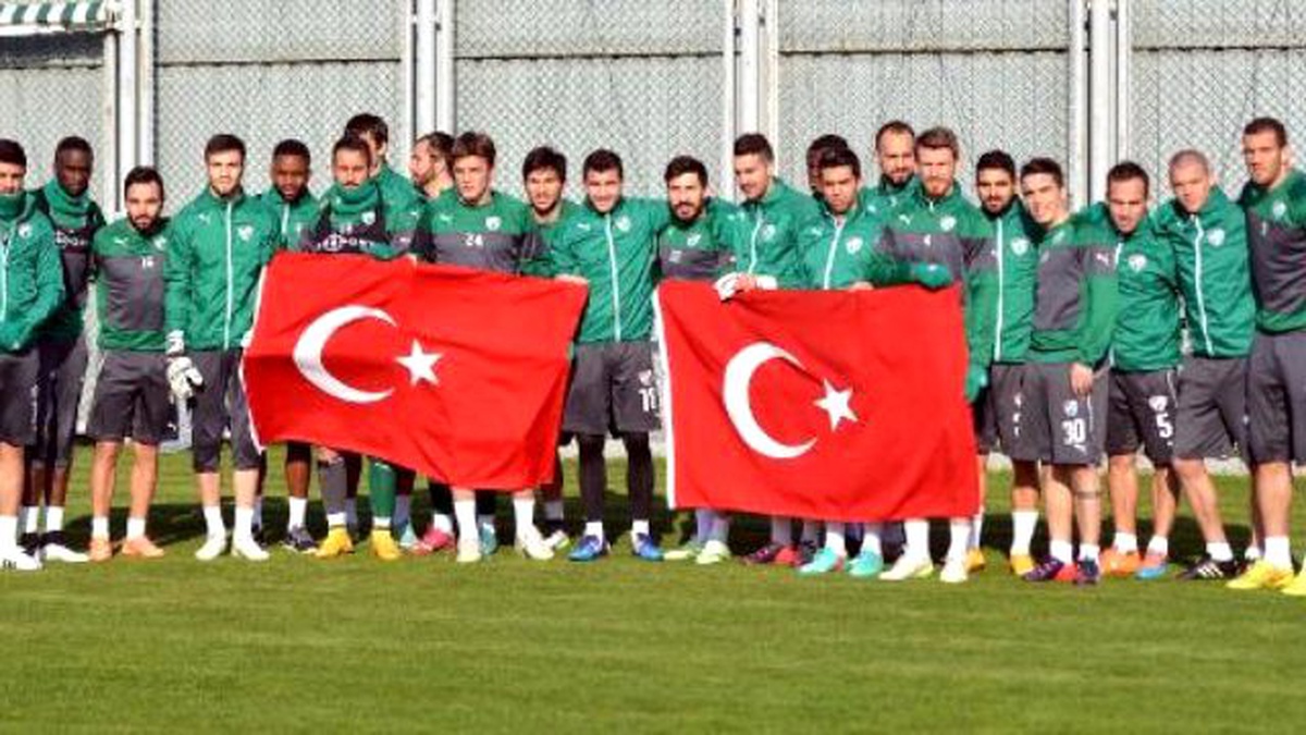 Bursasporlu Futbolcular, Çanakkale Şehitlerini Unutmadı