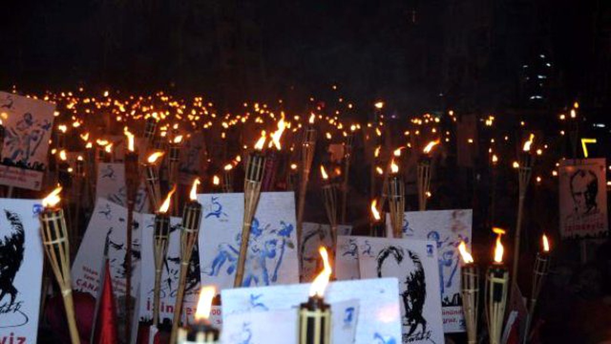 Çanakkale\'de Zafer Coşkusu Gece de Sürdü