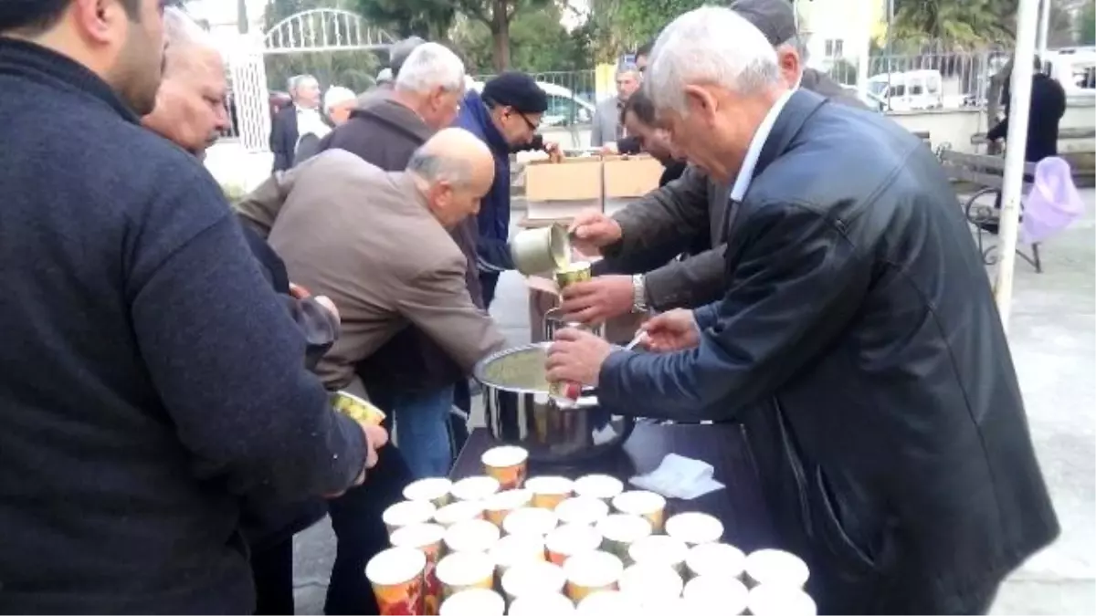 Çanakkale Zaferi\'nin 100\'üncü Yılında Vatandaşlar Sabah Namazında Şehitler İçin Dua Etti.