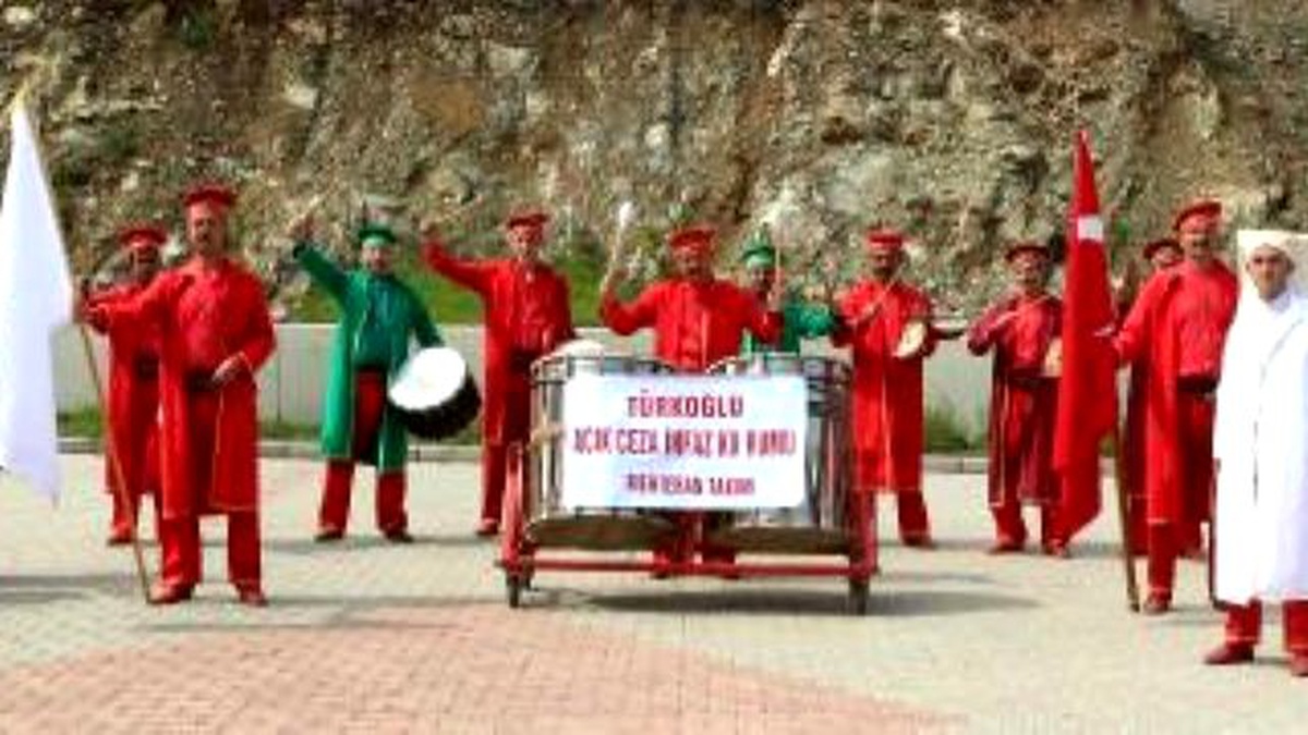 Cezaevinde Mehter Takımı Kurup Gösteri Yaptılar