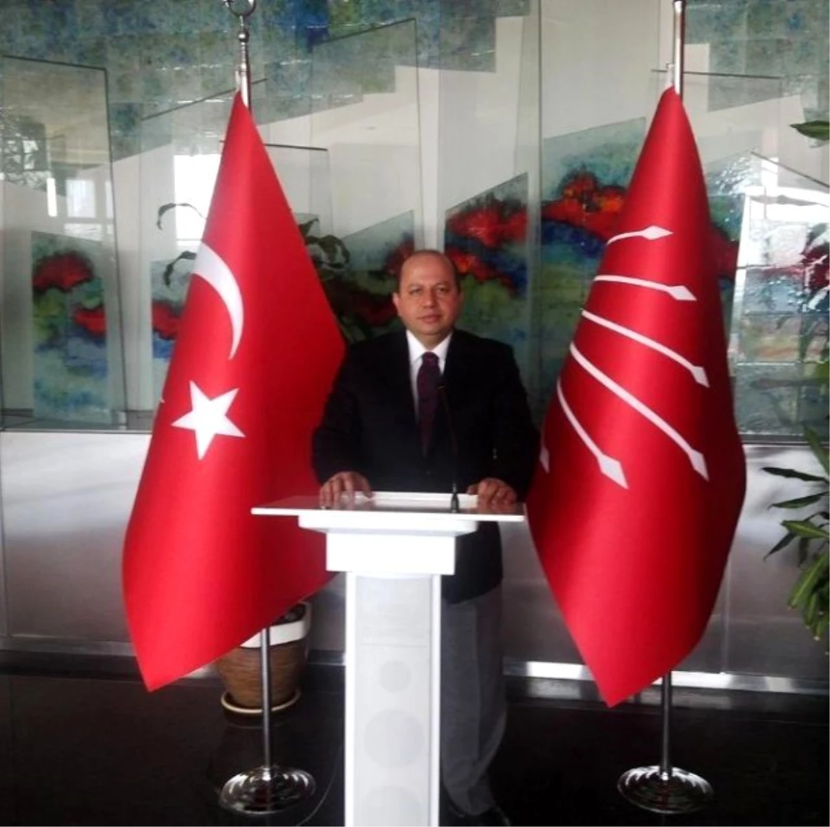 CHP Milletvekili Aday Adayı Prof. Dr. Aras, Çanakkale Zaferinde Şehitleri ve Atatürk\'ü Saygıyla Andı