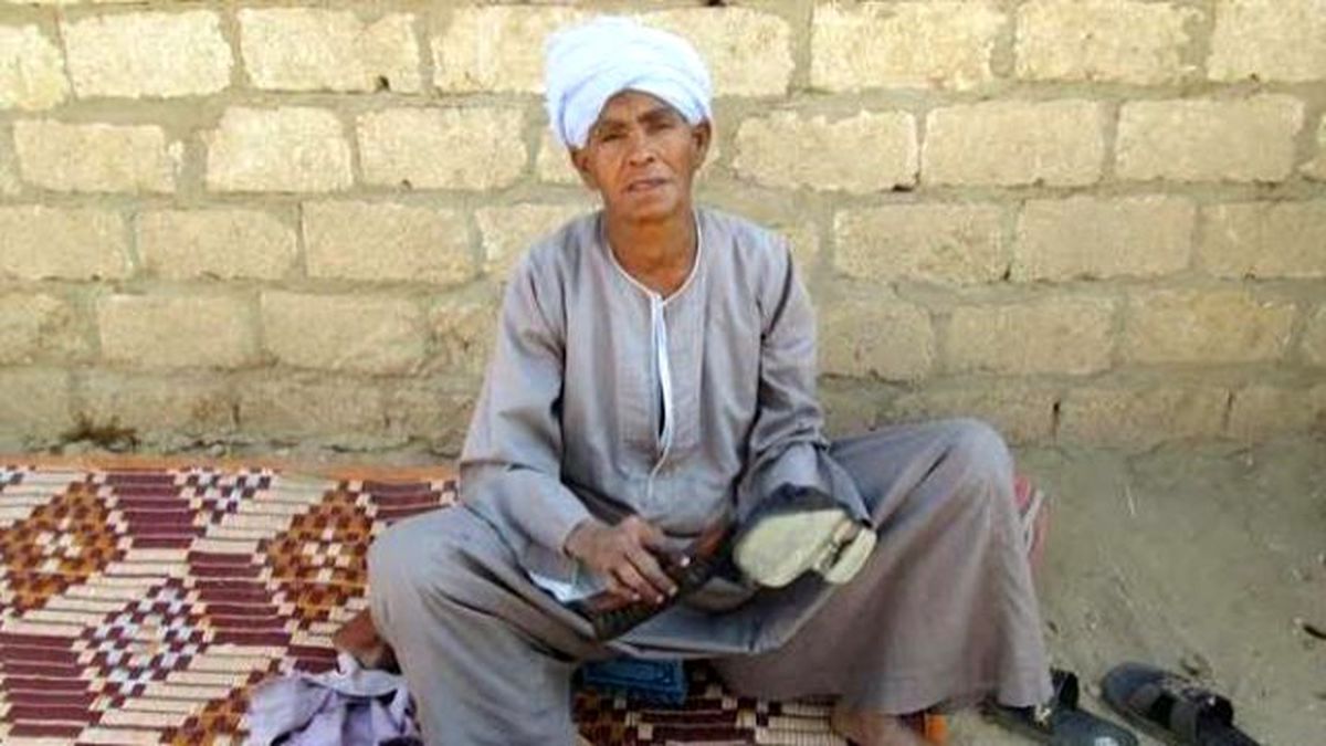 Çocuğuna Bakabilmek İçin Tam 43 Yıl Boyunca Erkek Kılığıyla İşe Gitti