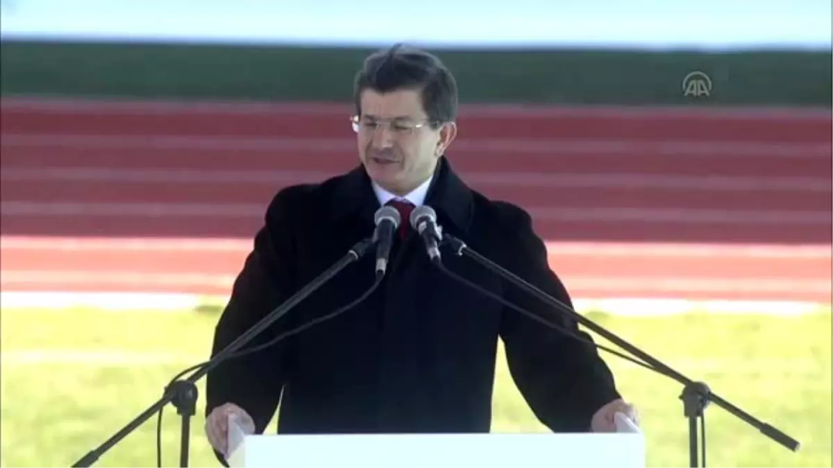 Davutoğlu: "Emin Olunuz Ki Bir Daha Bu Devleti, Bu Milleti Namerde Muhtaç Etmeyeceğiz"