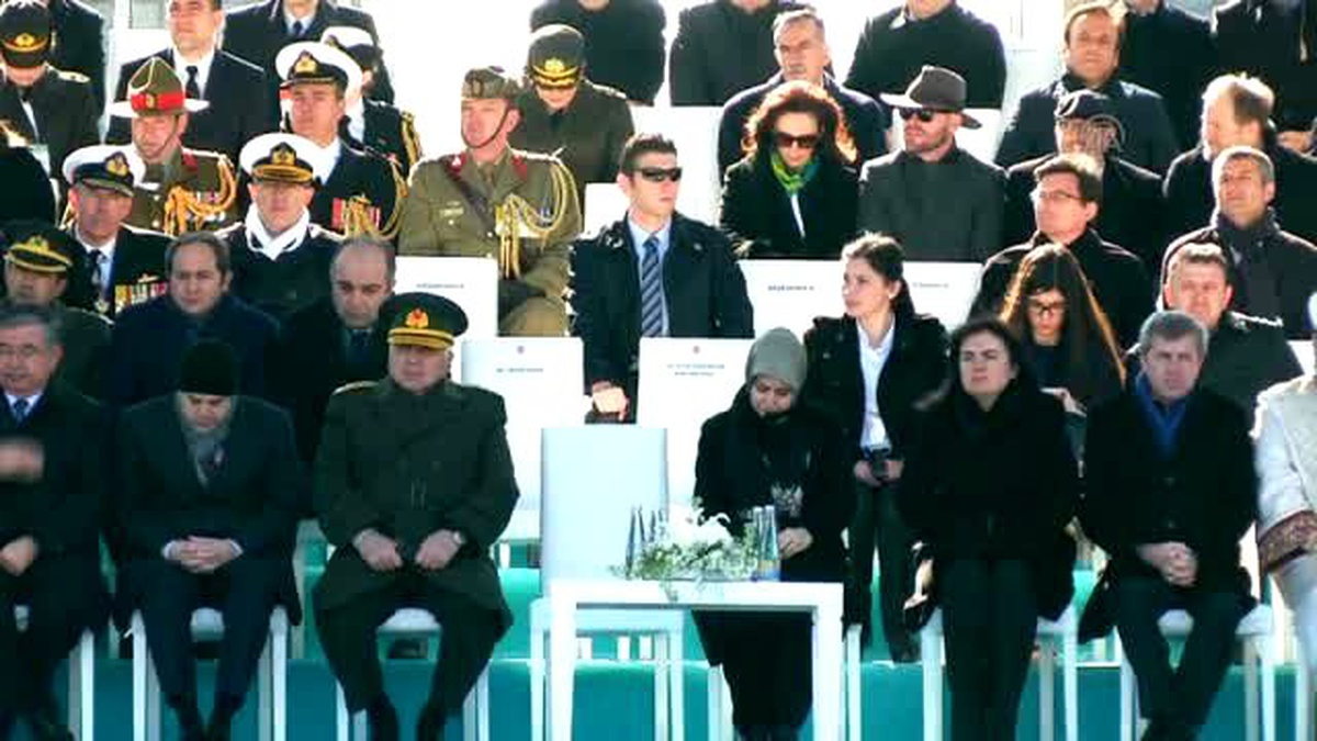 Davutoğlu: 'Şah Fırat Operasyonu Çanakkale Şehitleri Mirasının Sahipsiz Olmadığını Ortaya Koydu'