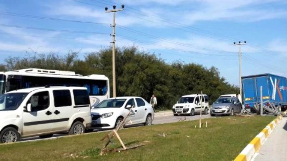 Antalya\'da Direksiyon Başında Kalp Krizi Geçiren Sürücü Öldü