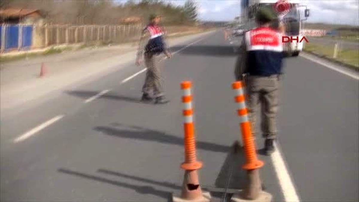 Diyarbakır\'da Yasadışı Yollarla Ülkeye Sokulan 8 Lüks Araç Ele Geçirildi