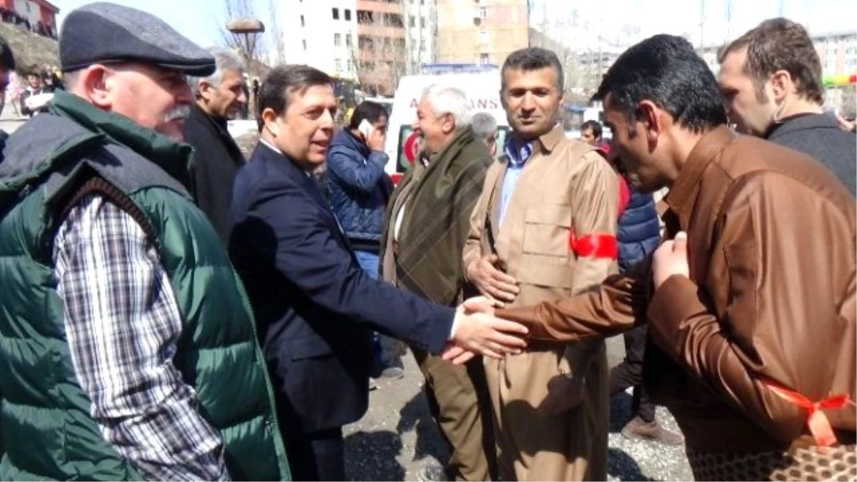 Hakkari Emniyet Müdürü Halkın Nevruzunu Kutladı