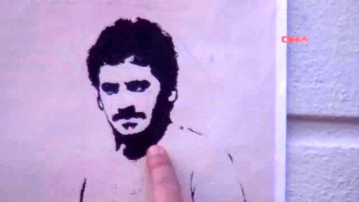 Eskişehir Kampüse Ali İsmail Korkmaz\'ın Portresi Yapıldı, Heykelinin Yanında Dilek Feneri Uçuruldu