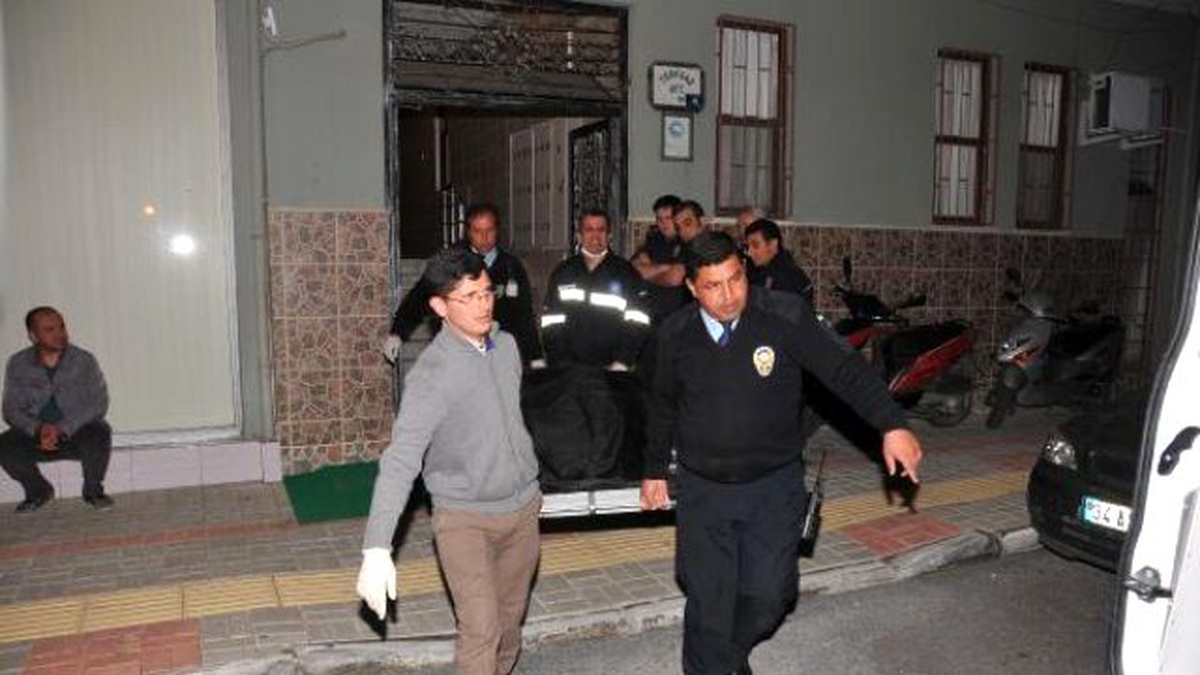 Evine Gelen Kadın Arkadaşını Öldürüp İntihar Etti