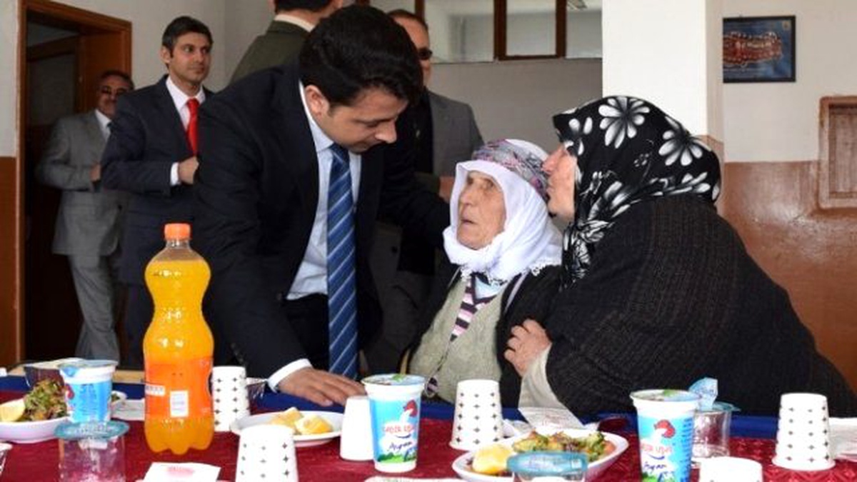 Gazi ve Şehit Yakınlarına Yemek
