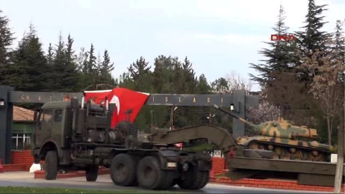 Gaziantep Sınıra Zırhlı Araç Taşıyan Askeri Tır\'lar Döndü