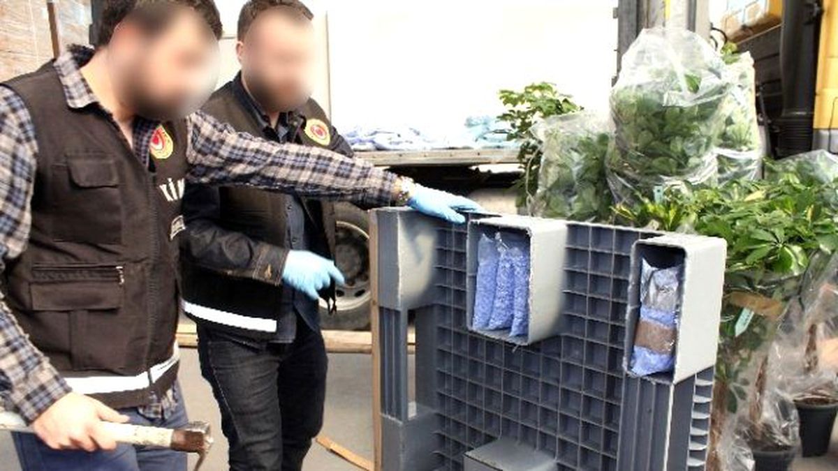 Gümrük Ekipleri 400 Bin Adet Uyuşturucu Hap Ele Geçirdi