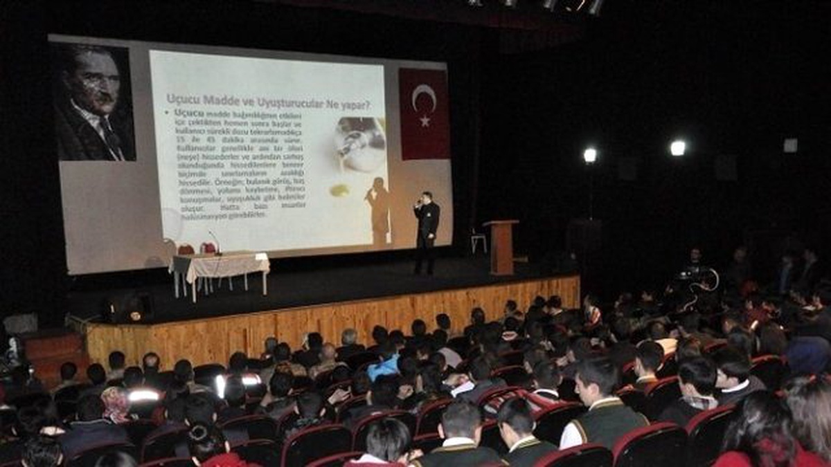 Gürün\'de Öğrencilere Madde Bağımlılığı Anlatıldı