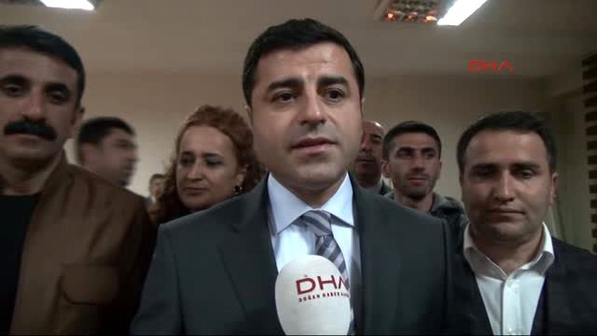 Hakkari Hdp Genel Başkanı Demirtaş\'dan Cumhurbaşkanı\'na: \'Allah Bizi ve Halkımızı Senin Gibilerinin...