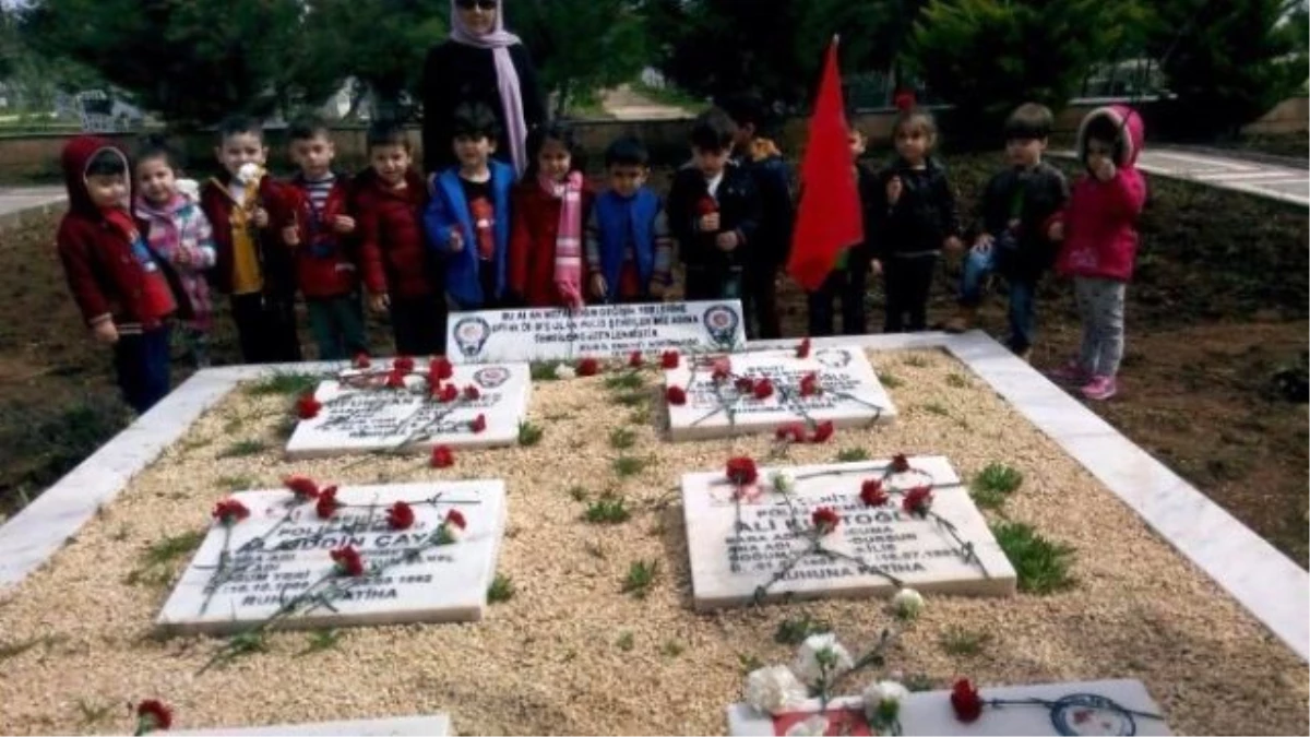 İlk Adım Çocuk Gelişim Akademisi Öğrencileri, Şehitlerin Mezarını Ziyaret Etti