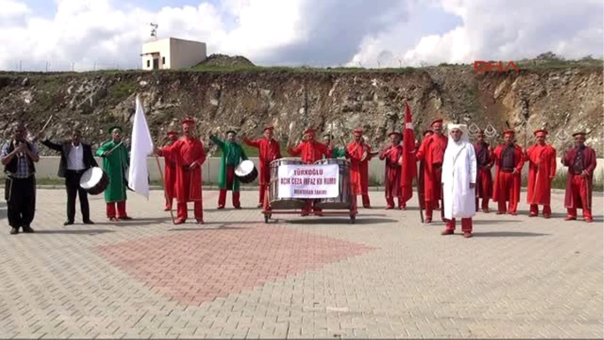 Türkoğlu Cezaevinde Mehter Takımı Kurup Gösteri Yaptılar