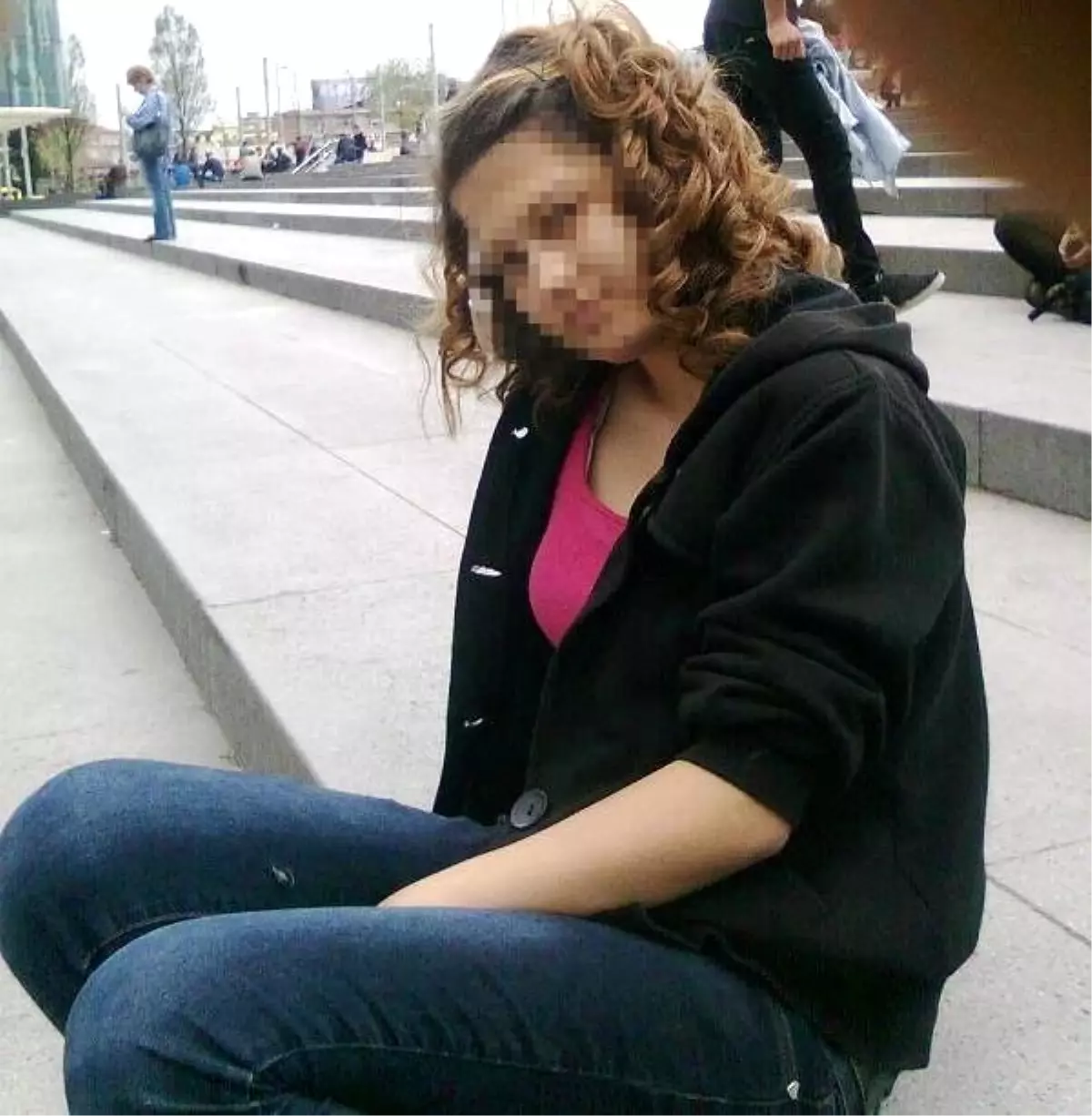 Konsomatris Nedir ? Genç Kıza Konsomatrislik Yaptırdılar