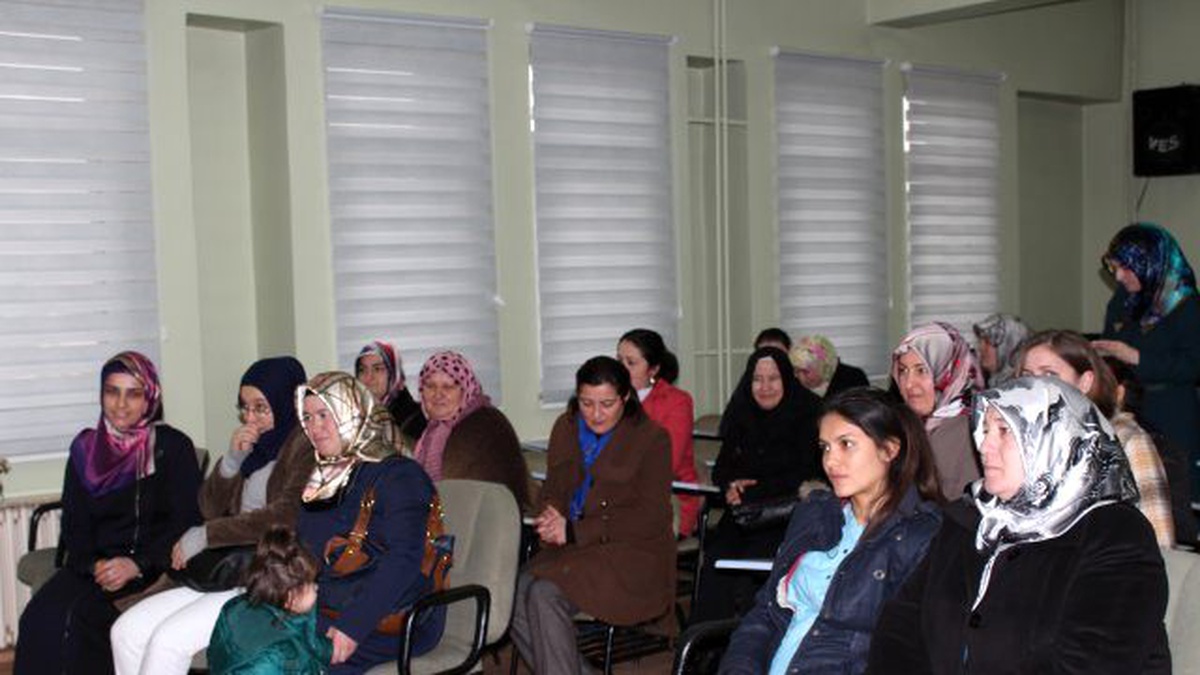 Kur\'an Kursu Öğrencilerinden İl Müftüsü Akkuş\'a Teşekkür Ziyareti