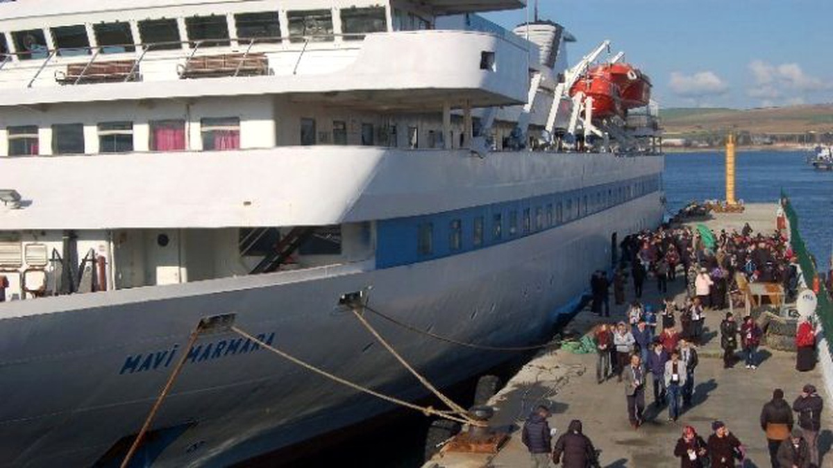 Mavi Marmara Gemisi Gelibolu İskelesi\'ne Yanaştı