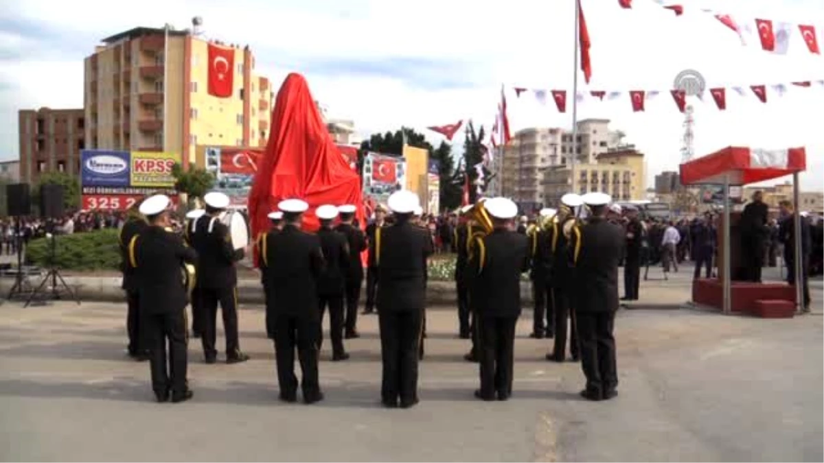 Mersinli Şehit Jandarma Uzman Çavuş Eren Kızılgedik'in Heykeli Açıldı