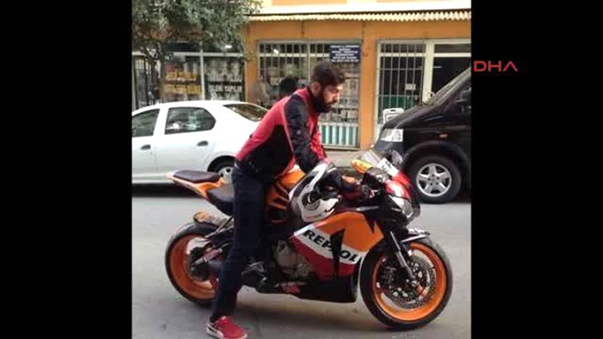 Ölüm, Motosikletli Genci Emniyet Şeridinde Yakaladı