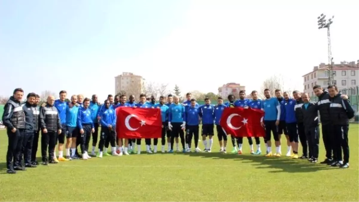 Suat Altın İnşaat Kayseri Erciyesspor Antrenmana Saygı Duruşu ile Başladı