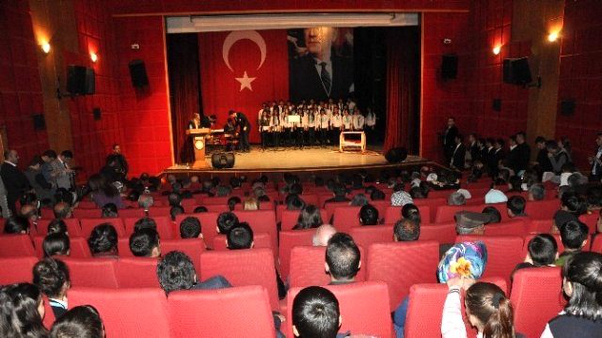 Şırnak\'ta, 18 Mart Çanakkale Zaferi ve Şehitler Günü Törenlerle Kutlandı