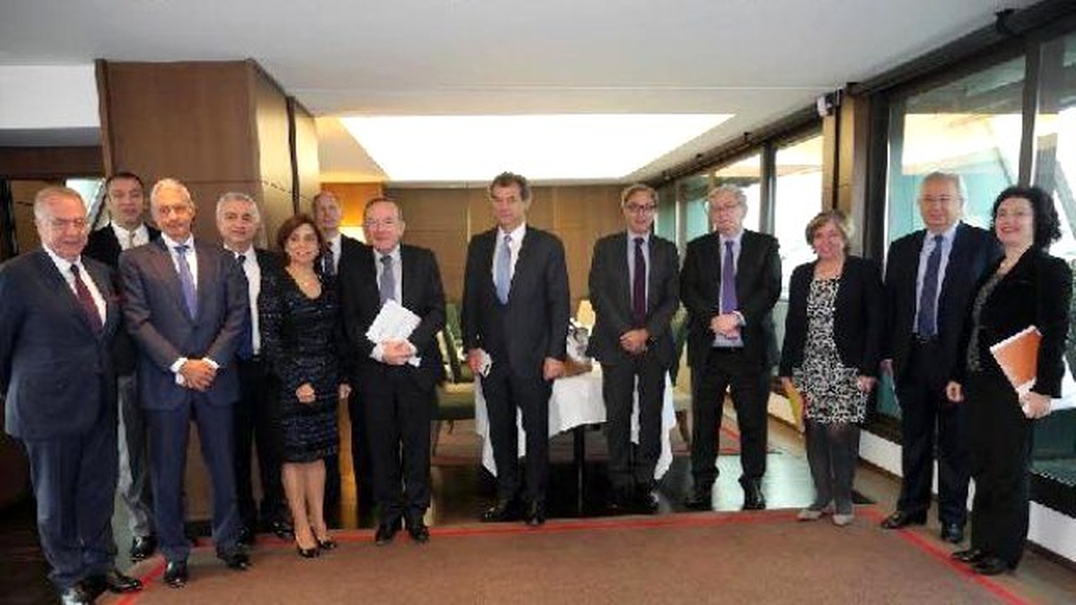Tüsiad Heyeti, Paris\'te Medef\'i Ziyaret Etti