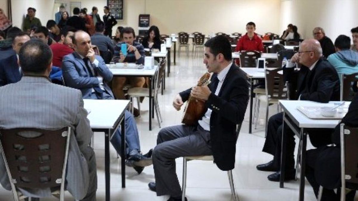 Üniversitede Çanakkale Menüsü Dağıtıldı